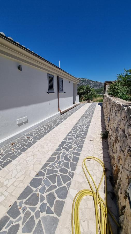 Villa Biriculi دورغالي المظهر الخارجي الصورة